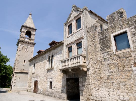 ABOUT KAŠTELA